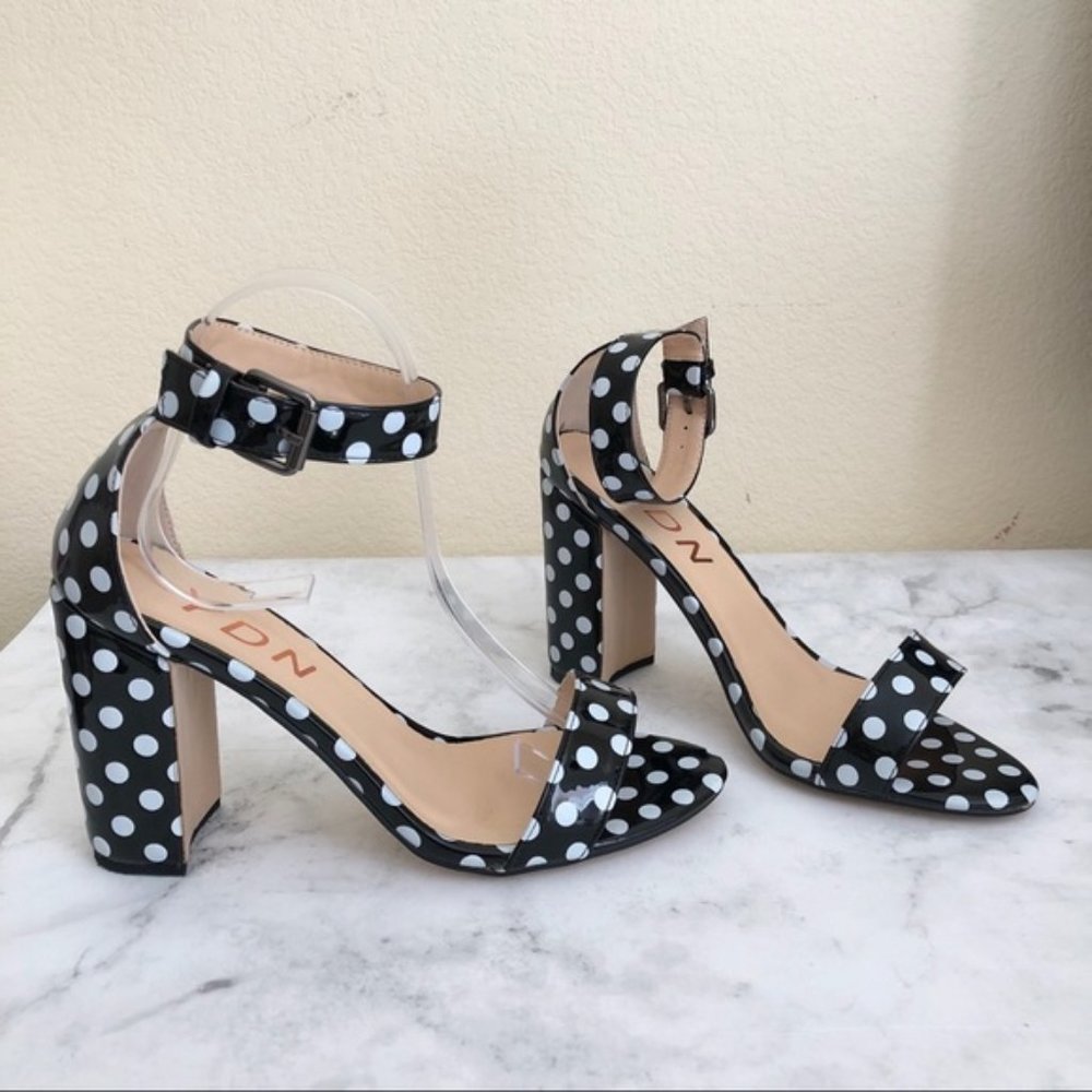 SOLD❤️ Size 8 Polka Dot Cute Ankle Strap Heel - Picture 2 of 8